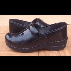 Women's DANSKO Professional Black Clogs Size 40